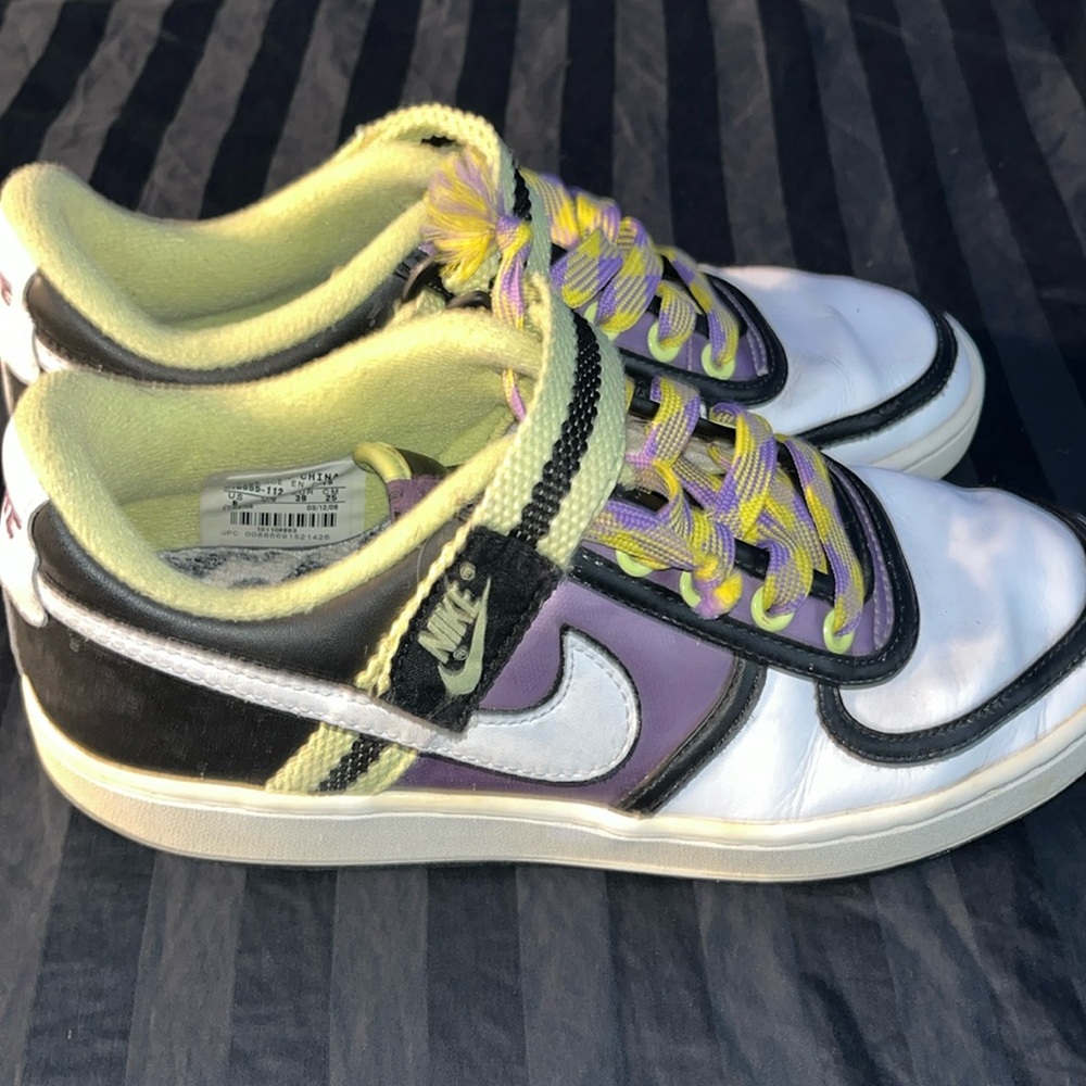 Women’s Size 8 NIKE VANDAL 2008 SHOES